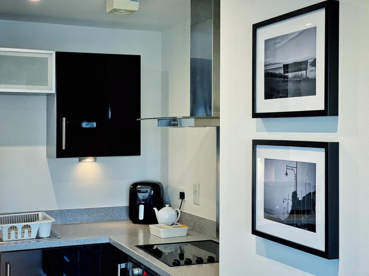 Artistic And Luxurious Apt With Sea View. Beach Side سوانسي المظهر الخارجي الصورة
