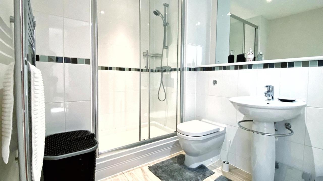 Artistic And Luxurious Apt With Sea View. Beach Side سوانسي المظهر الخارجي الصورة